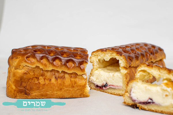 שמרים גבינה דובדבן