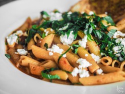 Penne Pasta with Ricotta and Spinach