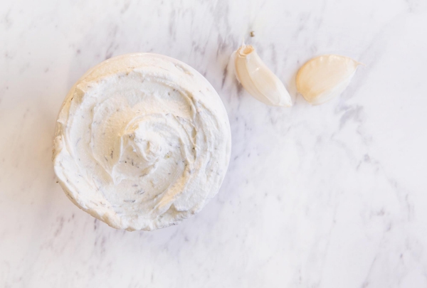 גב.שמנת שום שמיר 30%משקל